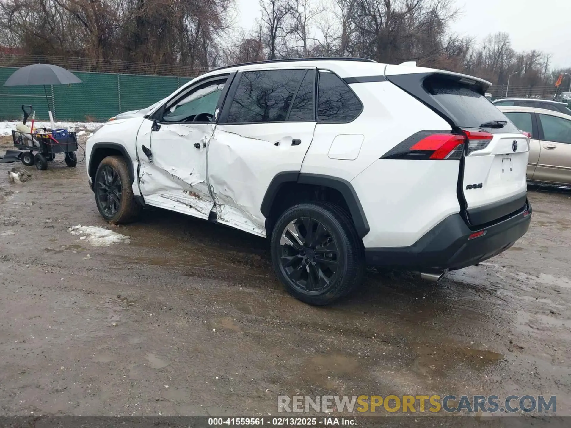 3 Photograph of a damaged car 2T3A1RFV8LW132898 TOYOTA RAV4 2020