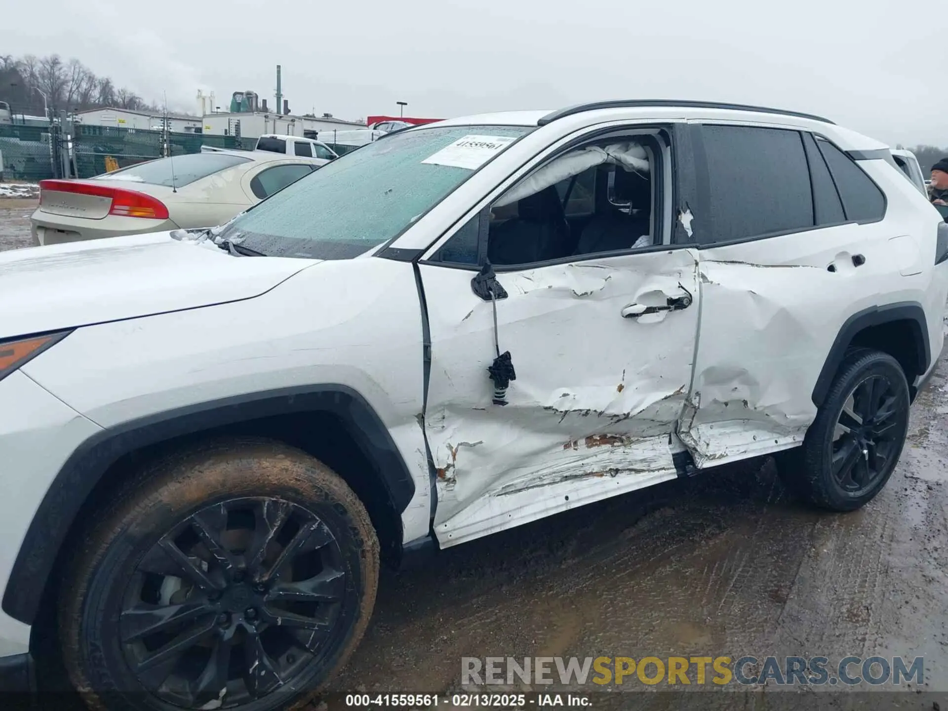 6 Photograph of a damaged car 2T3A1RFV8LW132898 TOYOTA RAV4 2020
