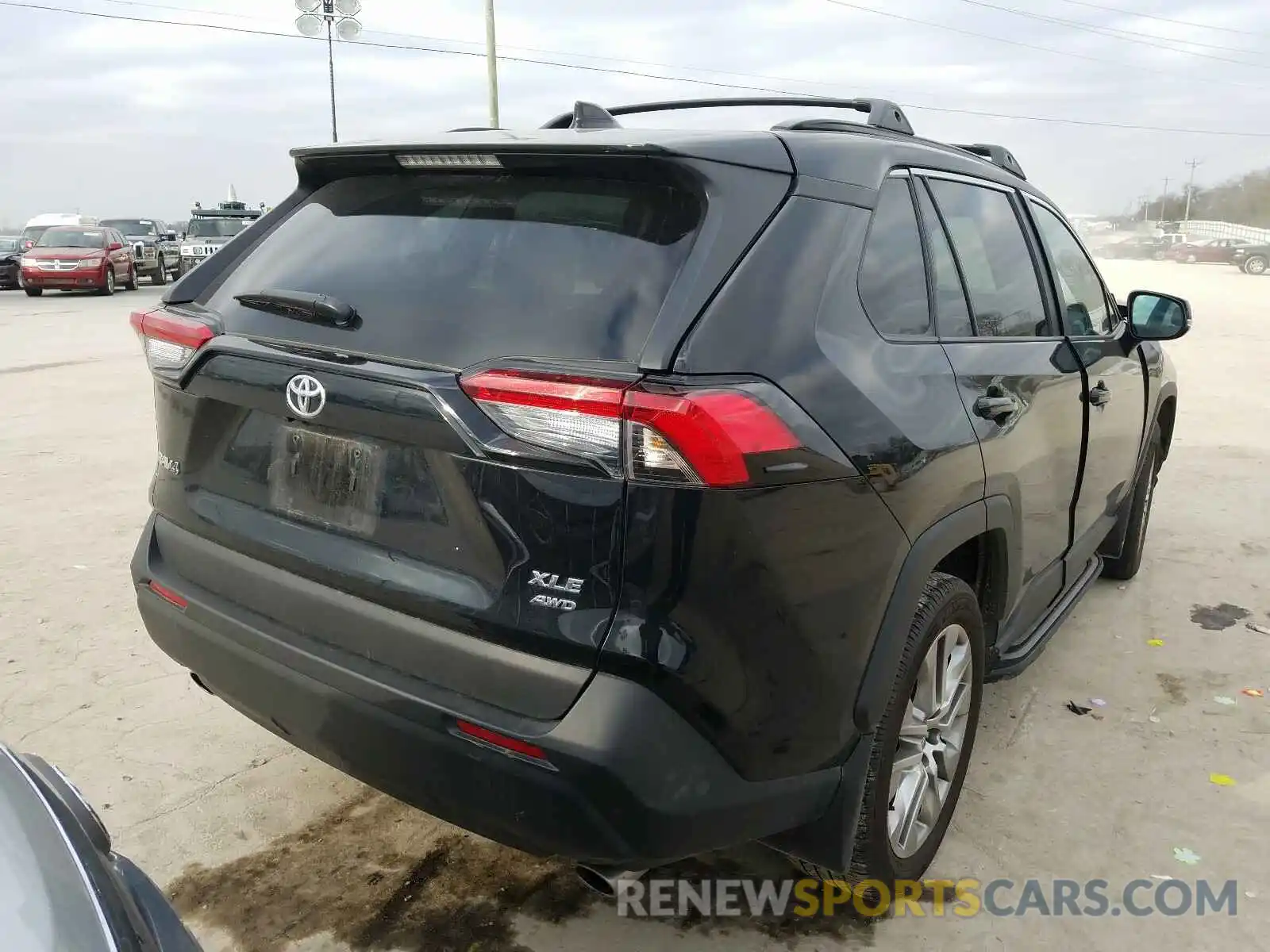 4 Photograph of a damaged car 2T3A1RFV9LC062927 TOYOTA RAV4 2020