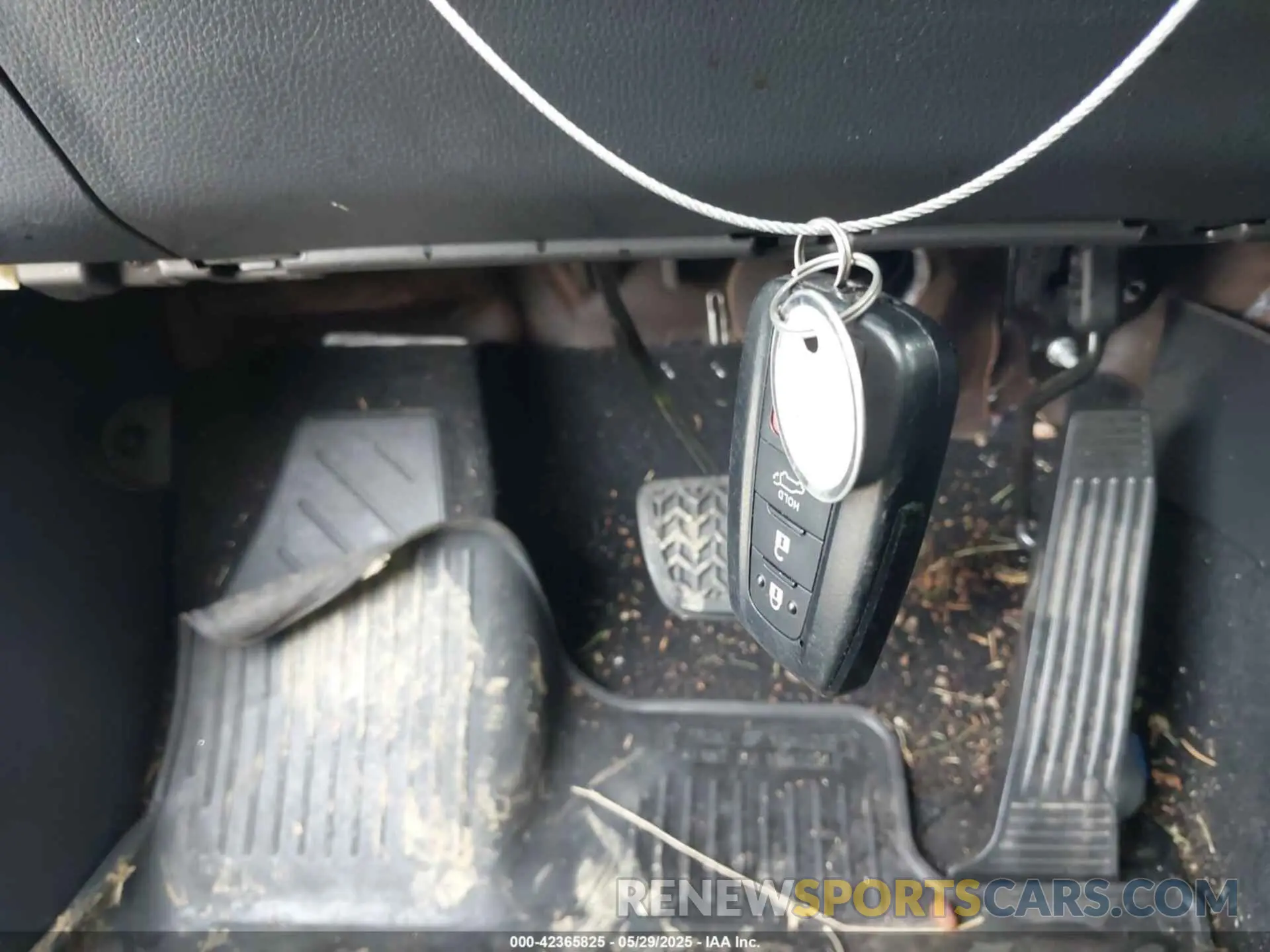 11 Photograph of a damaged car 2T3A1RFV9LC069487 TOYOTA RAV4 2020