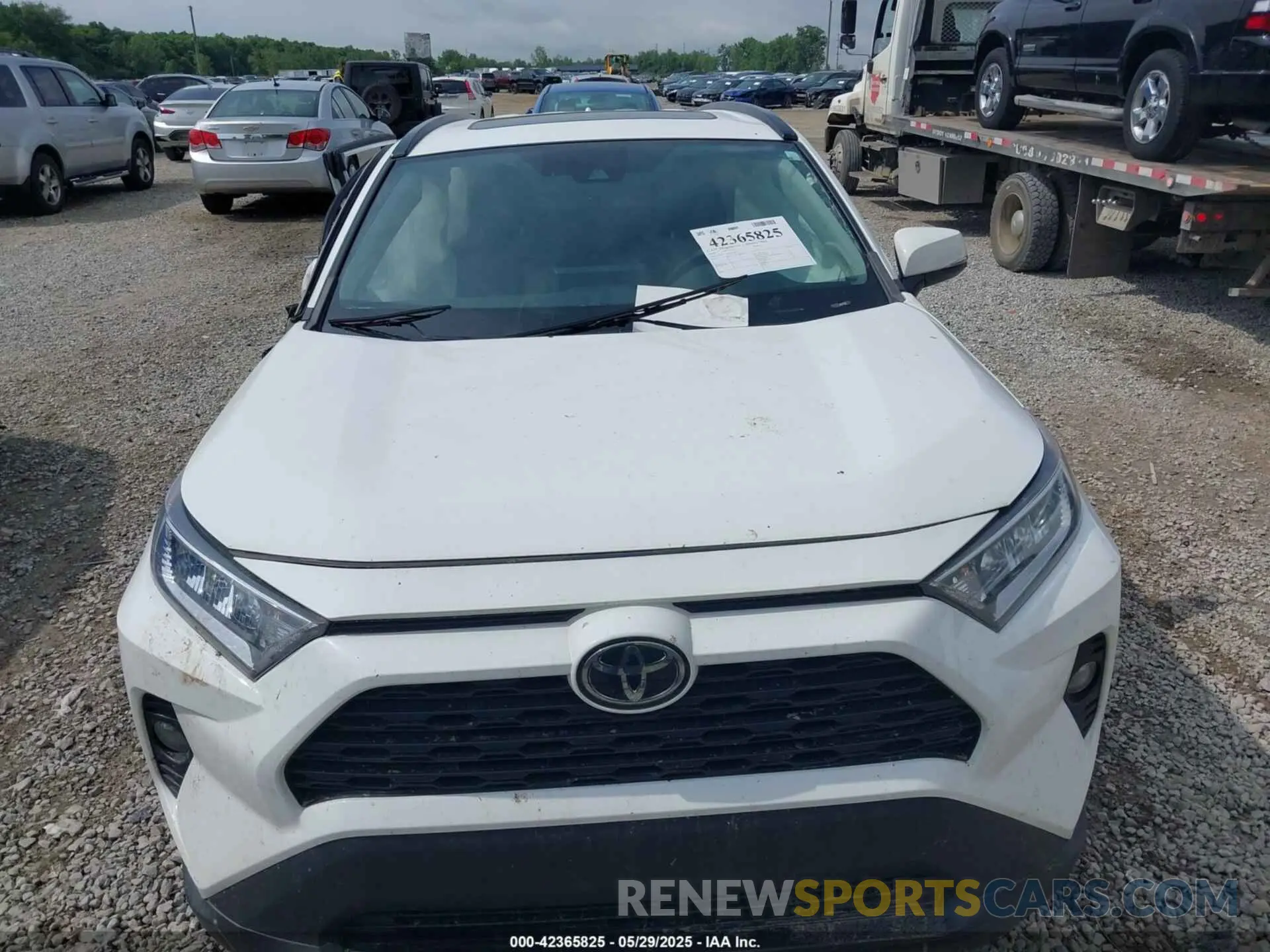 13 Photograph of a damaged car 2T3A1RFV9LC069487 TOYOTA RAV4 2020