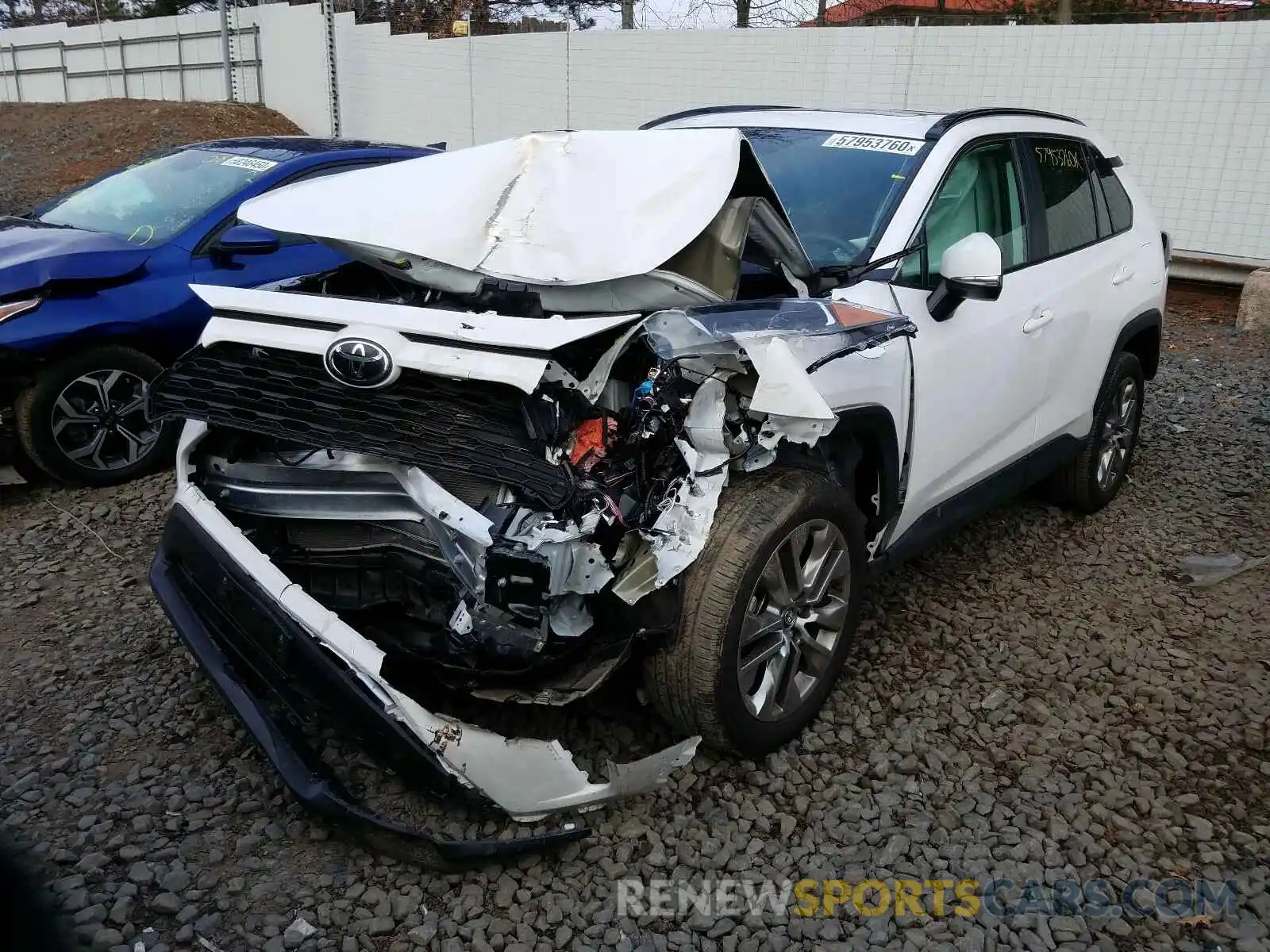 2 Photograph of a damaged car 2T3A1RFV9LC072552 TOYOTA RAV4 2020