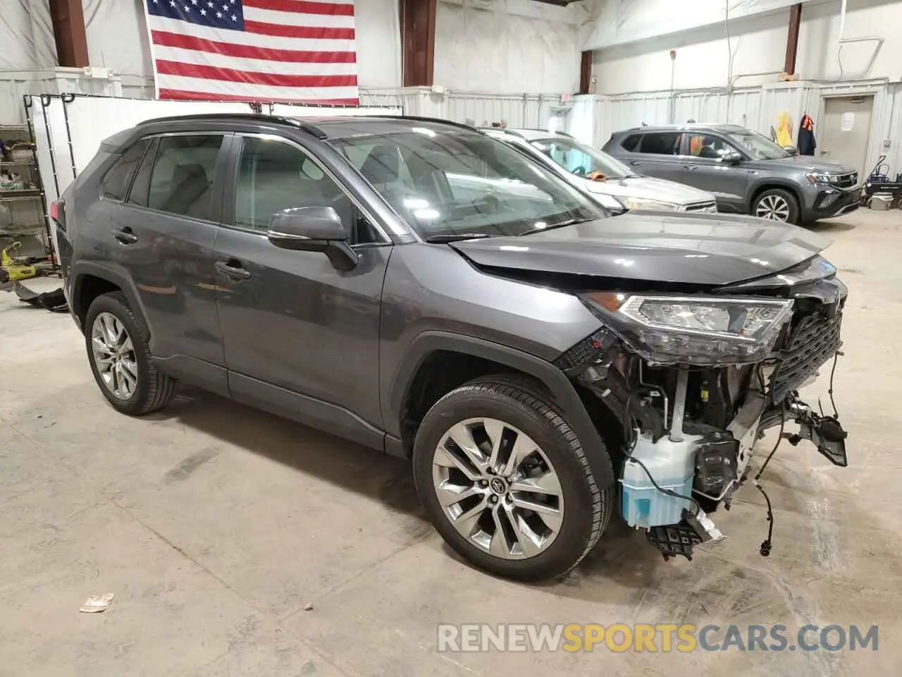 4 Photograph of a damaged car 2T3A1RFV9LC123385 TOYOTA RAV4 2020