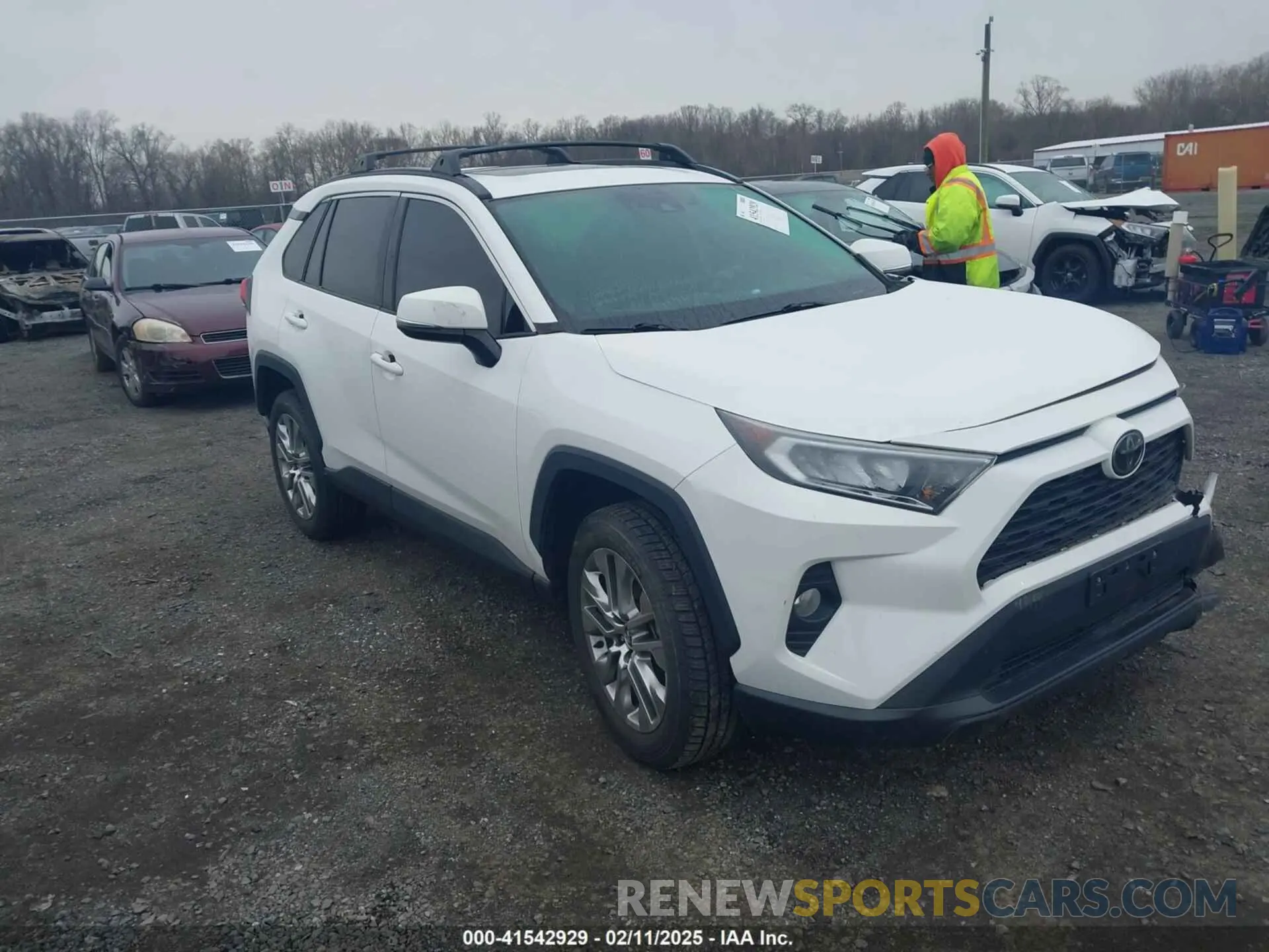 1 Photograph of a damaged car 2T3A1RFV9LC125413 TOYOTA RAV4 2020