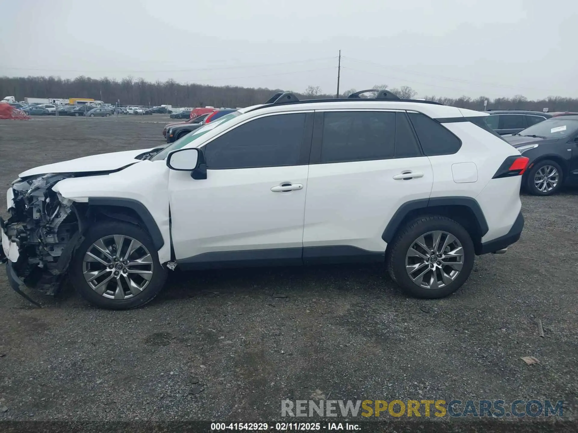 14 Photograph of a damaged car 2T3A1RFV9LC125413 TOYOTA RAV4 2020