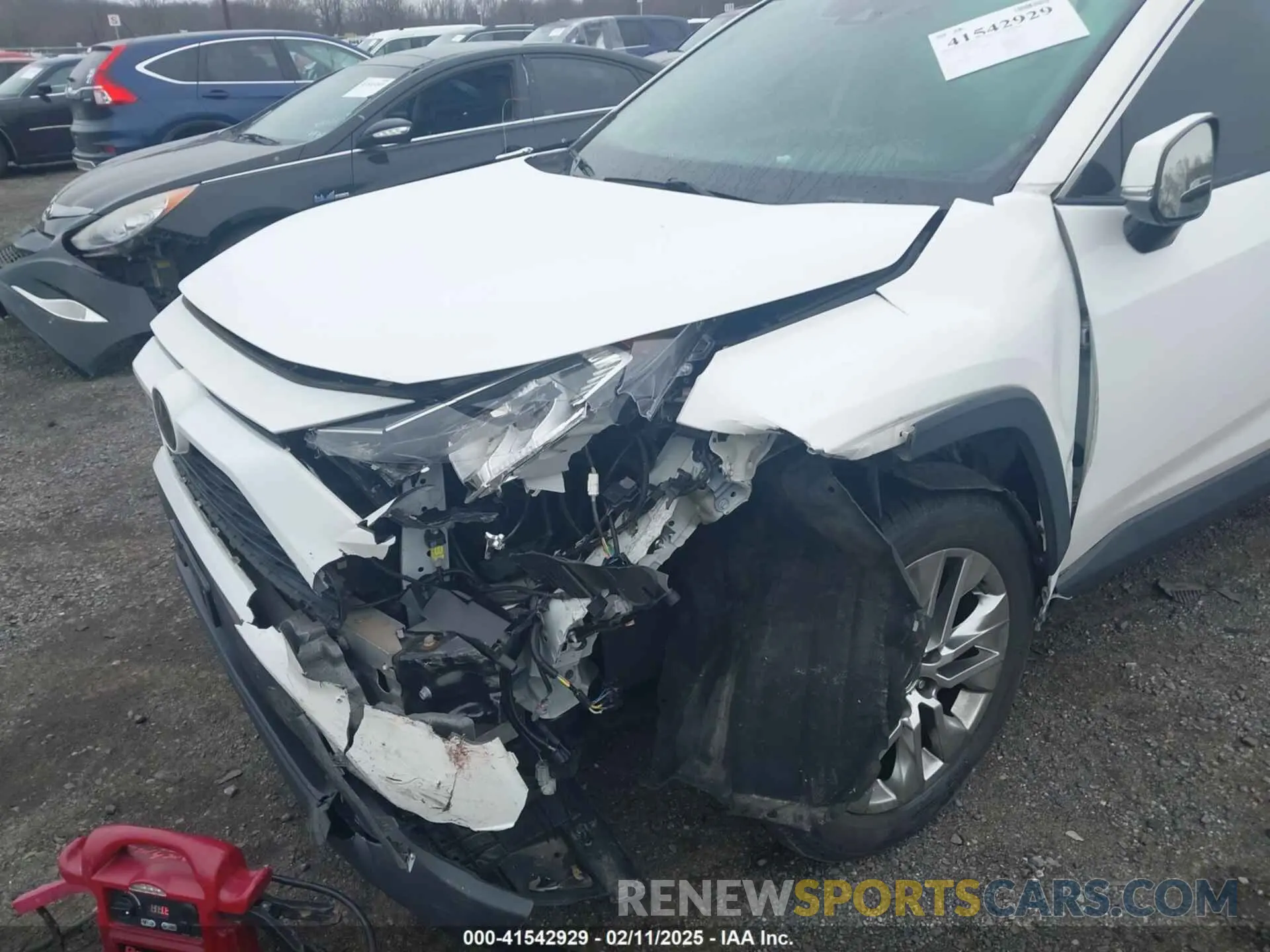 6 Photograph of a damaged car 2T3A1RFV9LC125413 TOYOTA RAV4 2020