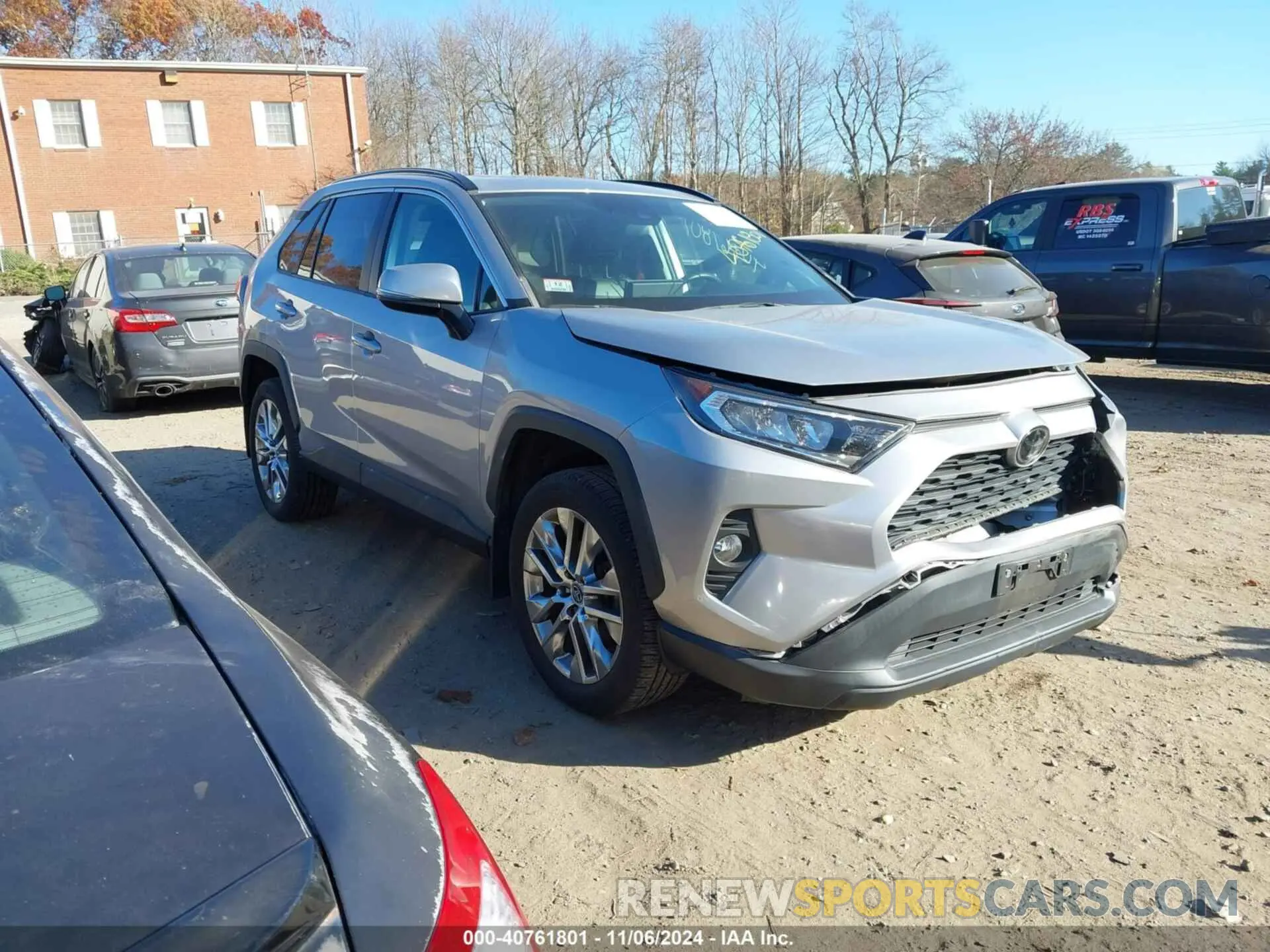 1 Photograph of a damaged car 2T3A1RFV9LC130305 TOYOTA RAV4 2020