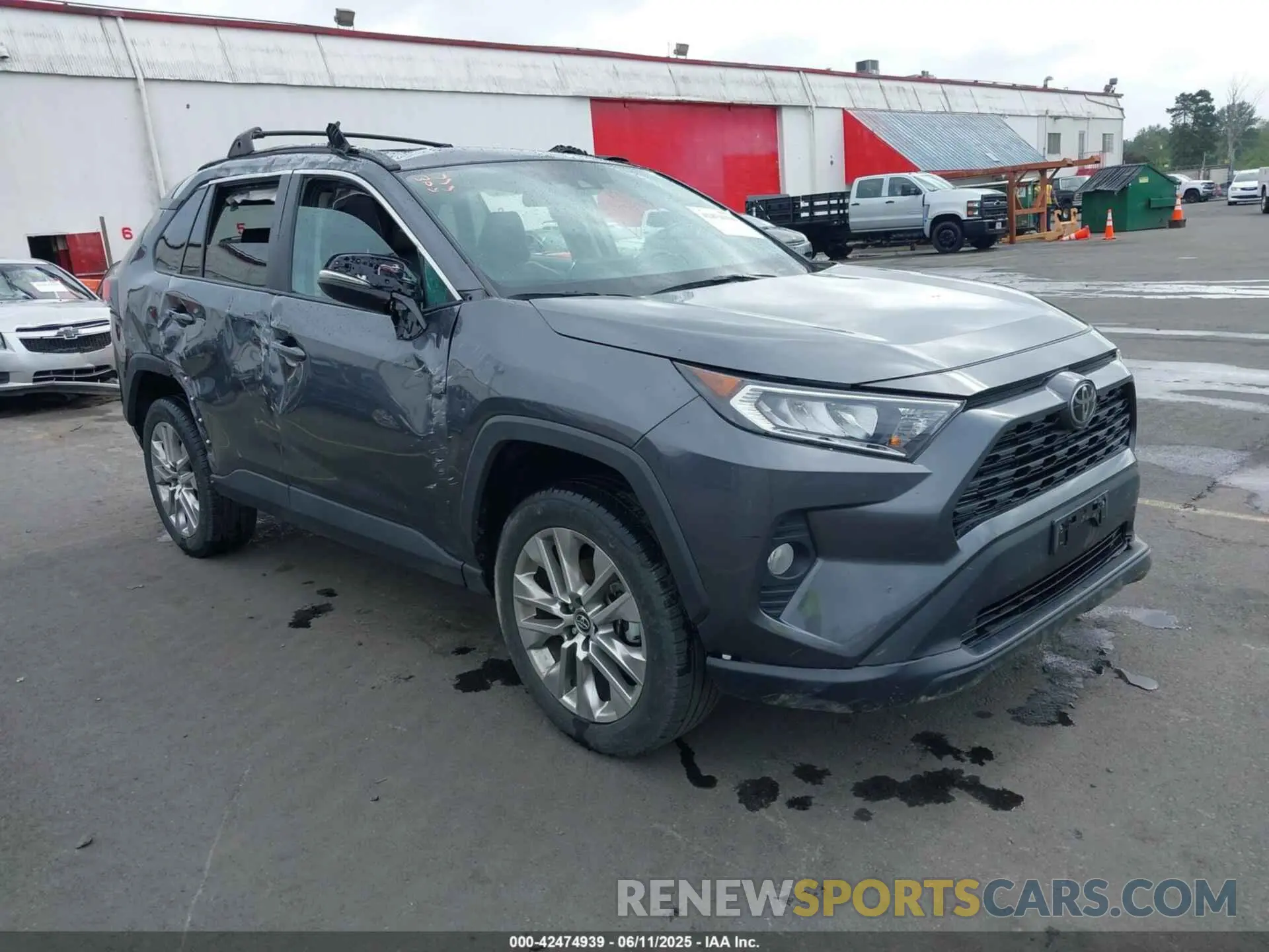 1 Photograph of a damaged car 2T3A1RFV9LC135472 TOYOTA RAV4 2020