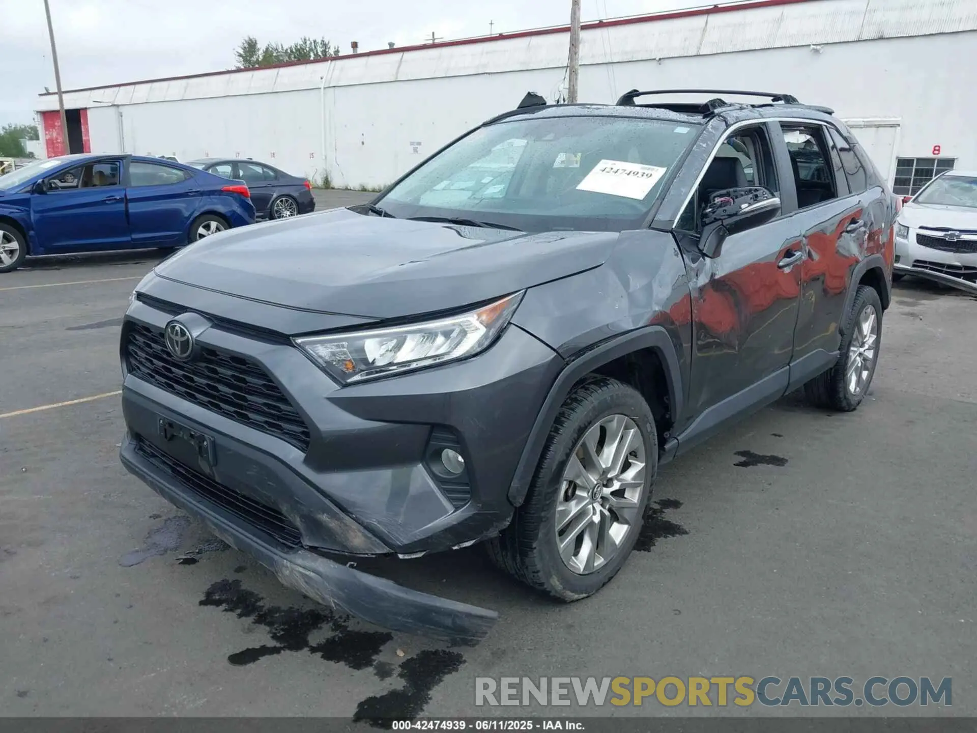 2 Photograph of a damaged car 2T3A1RFV9LC135472 TOYOTA RAV4 2020