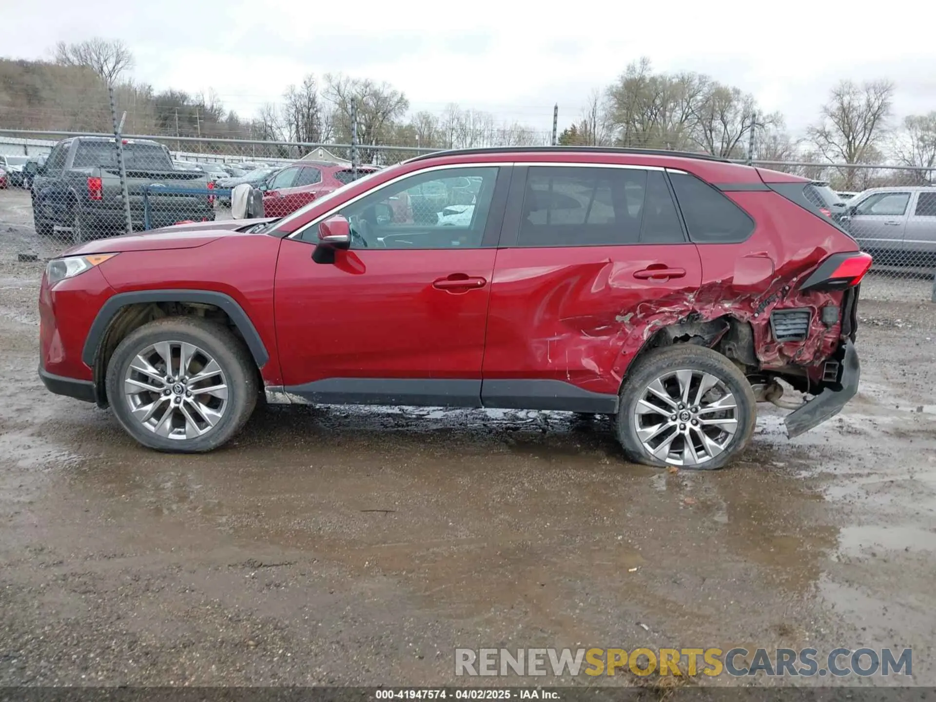 14 Photograph of a damaged car 2T3A1RFV9LW113728 TOYOTA RAV4 2020