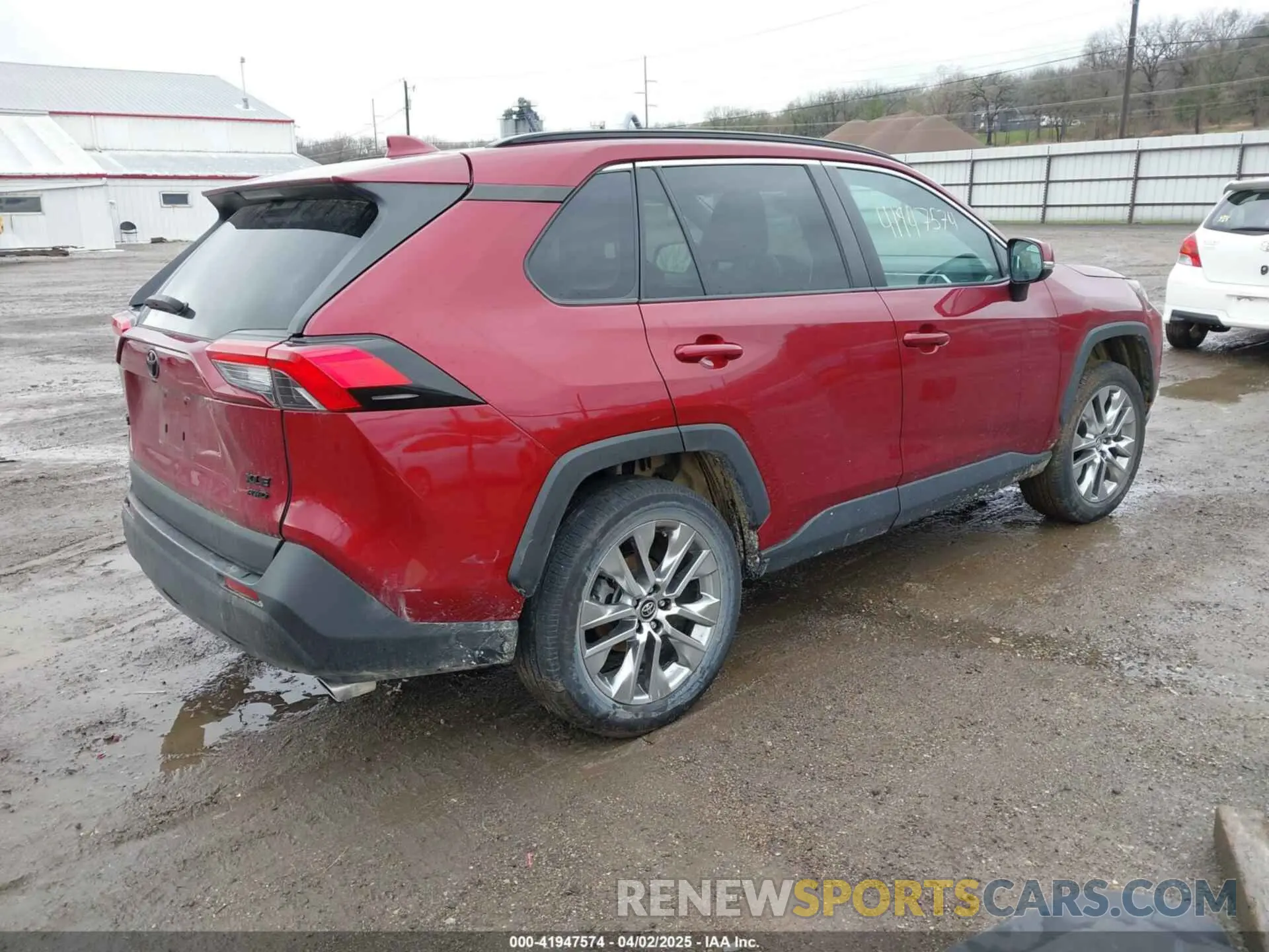4 Photograph of a damaged car 2T3A1RFV9LW113728 TOYOTA RAV4 2020