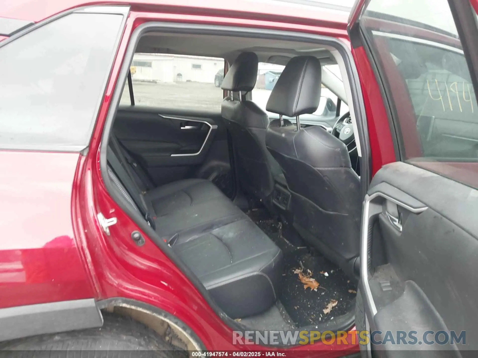 8 Photograph of a damaged car 2T3A1RFV9LW113728 TOYOTA RAV4 2020