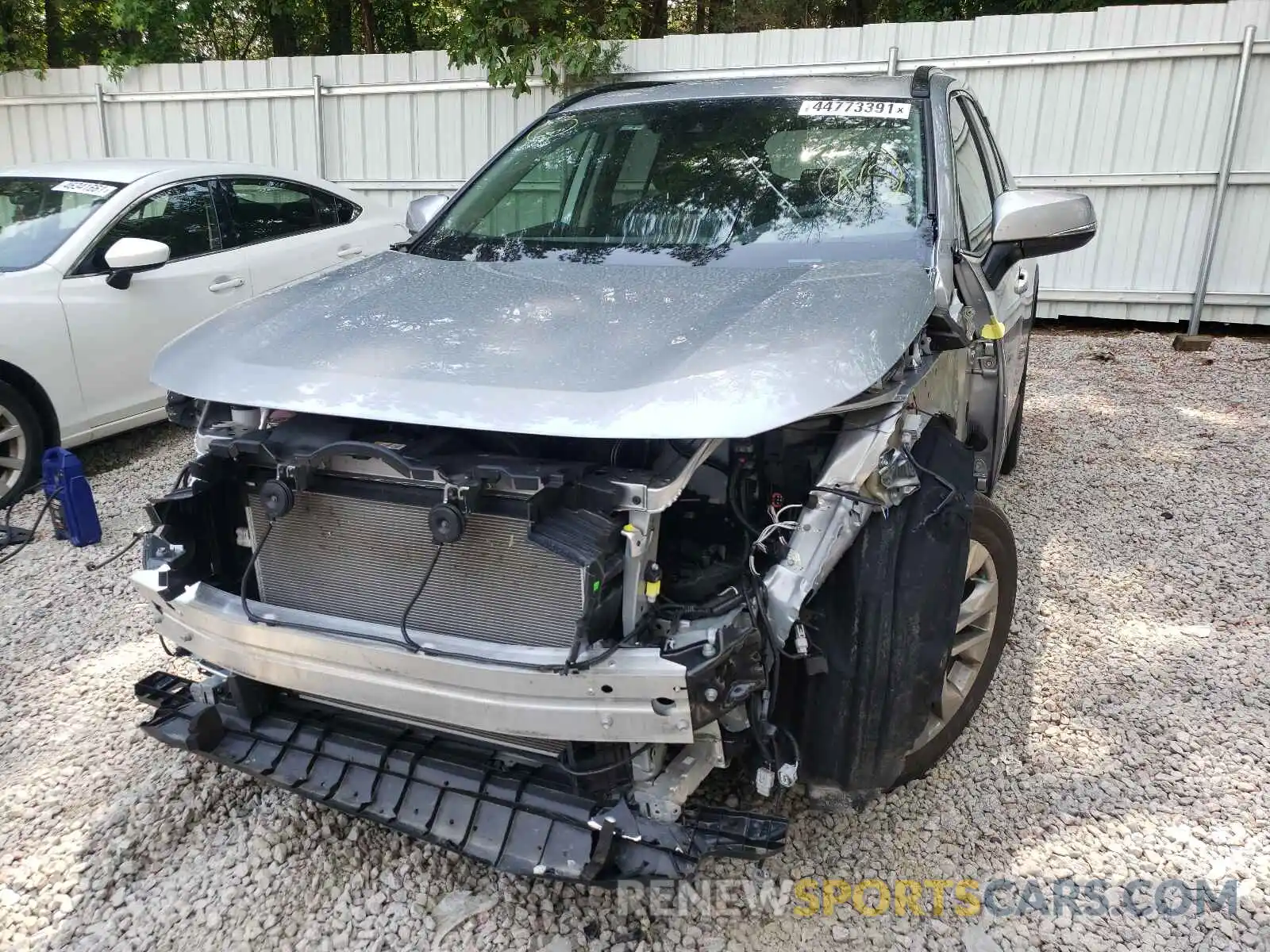 9 Photograph of a damaged car 2T3A1RFVXLC070115 TOYOTA RAV4 2020