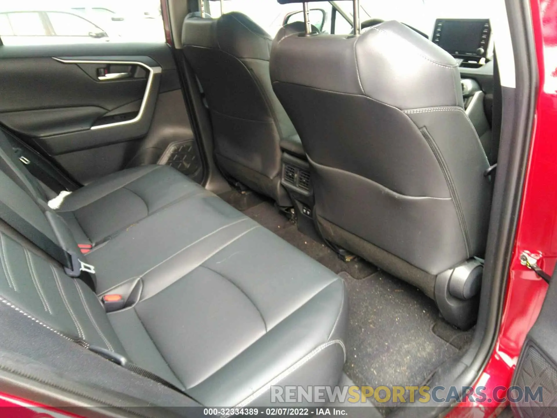 8 Photograph of a damaged car 2T3A1RFVXLC129907 TOYOTA RAV4 2020