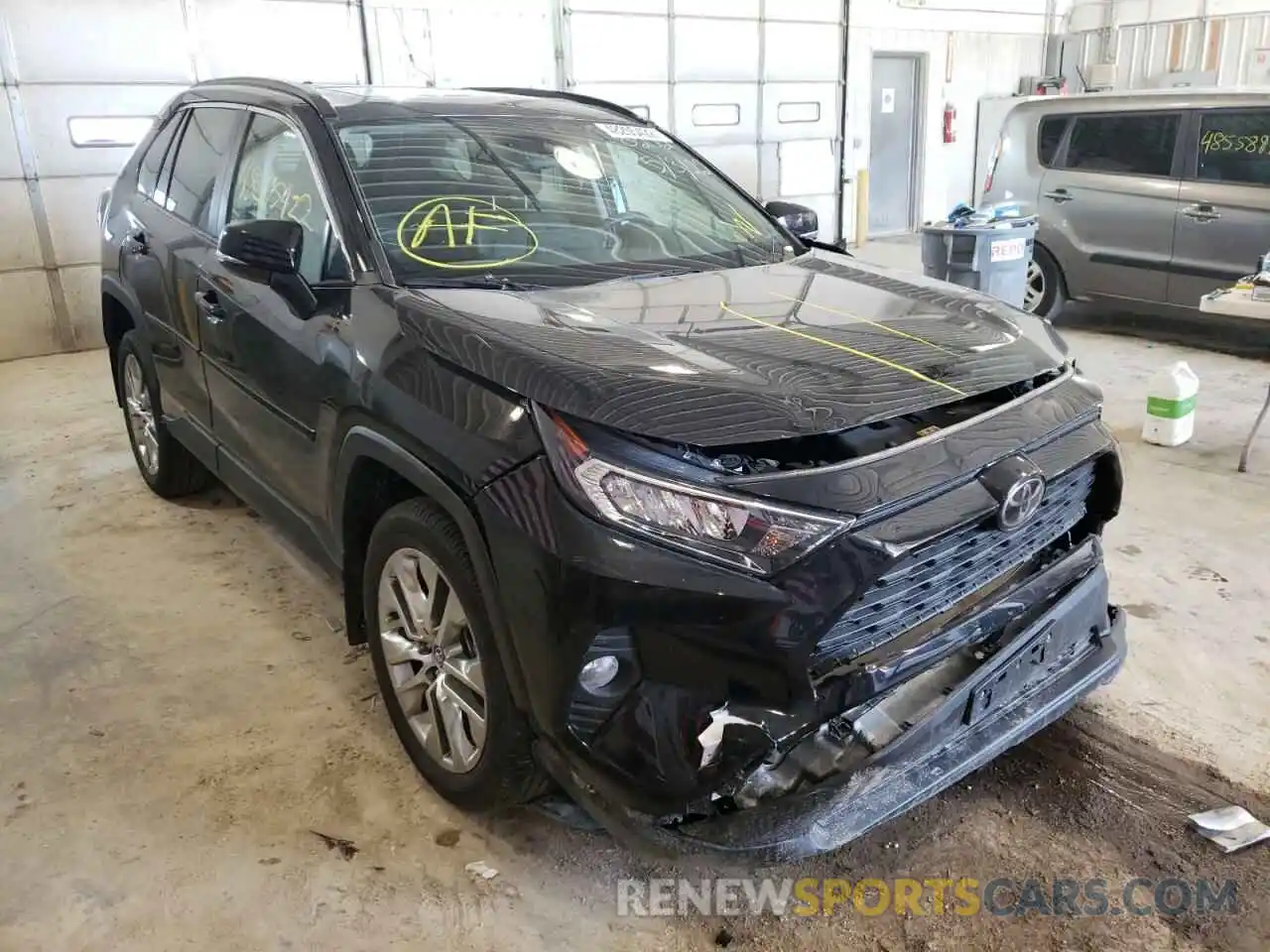 1 Photograph of a damaged car 2T3A1RFVXLC130202 TOYOTA RAV4 2020