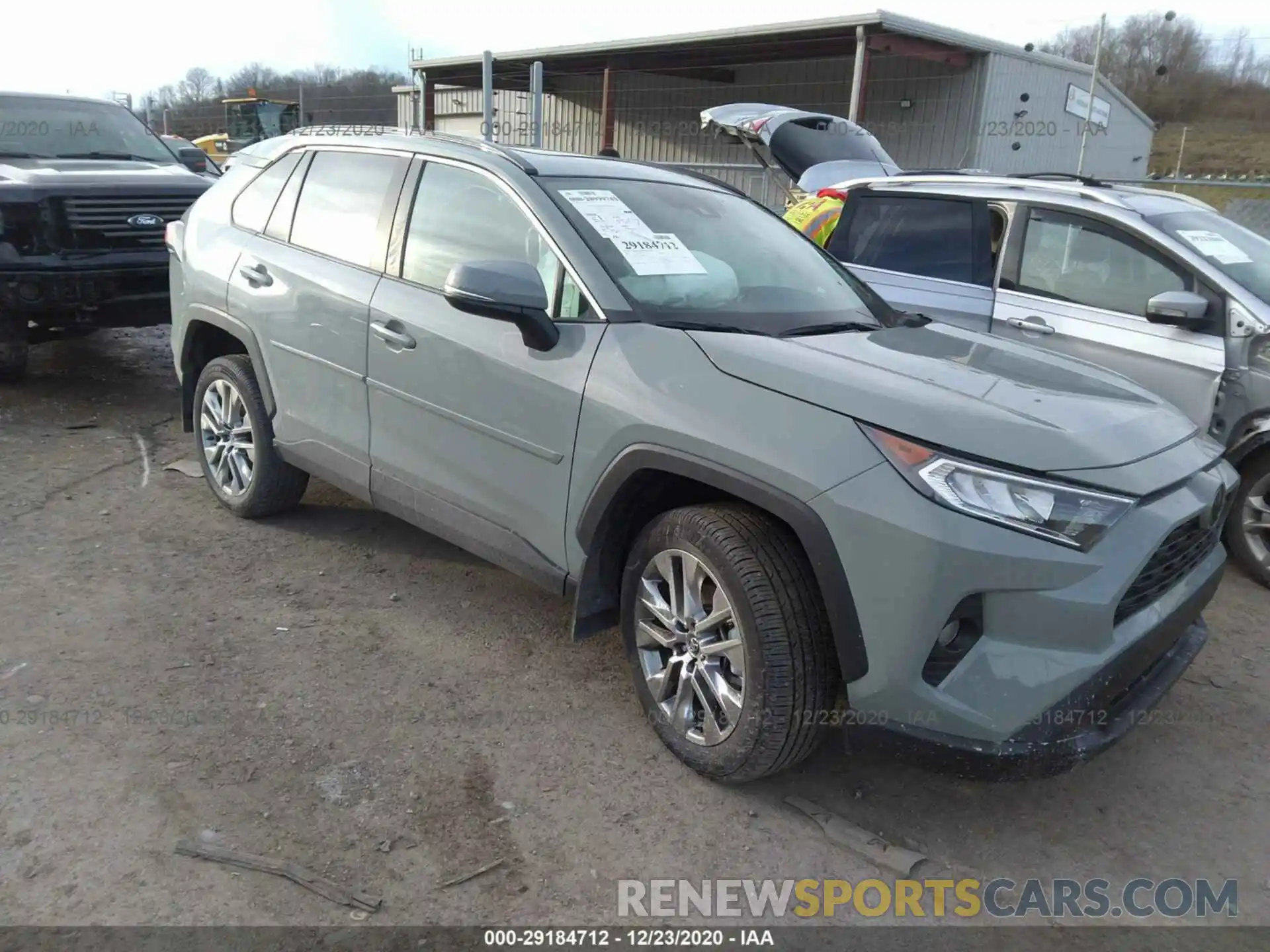 1 Photograph of a damaged car 2T3A1RFVXLW084854 TOYOTA RAV4 2020