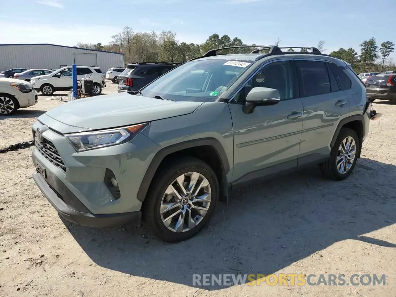 1 Photograph of a damaged car 2T3A1RFVXLW110658 TOYOTA RAV4 2020