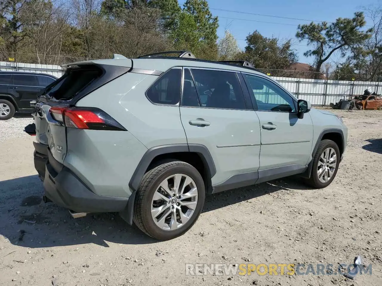 3 Photograph of a damaged car 2T3A1RFVXLW110658 TOYOTA RAV4 2020