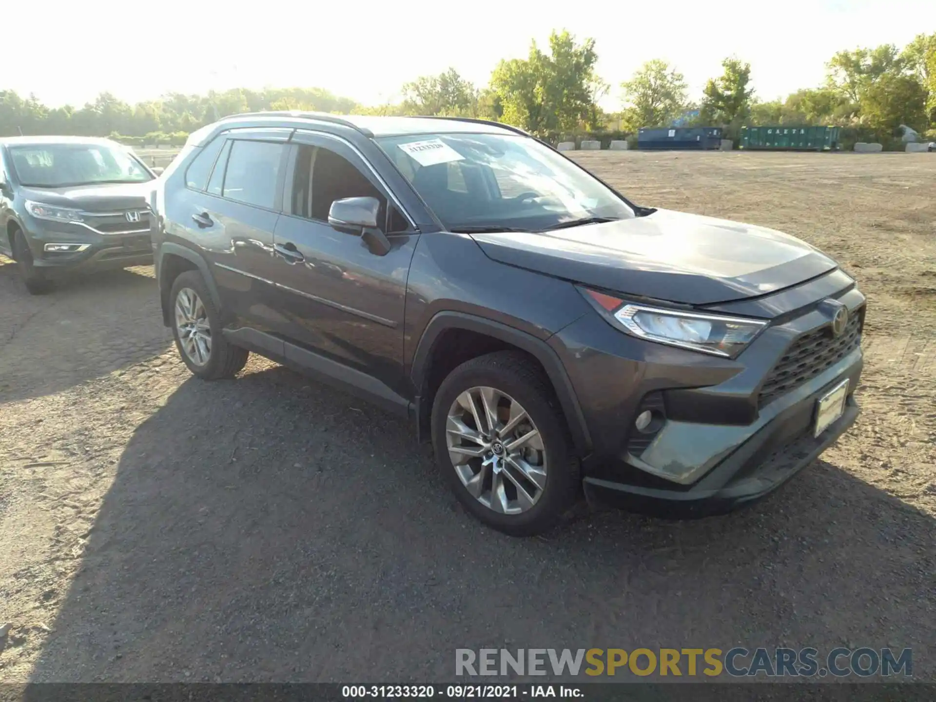 1 Photograph of a damaged car 2T3A1RFVXLW112426 TOYOTA RAV4 2020