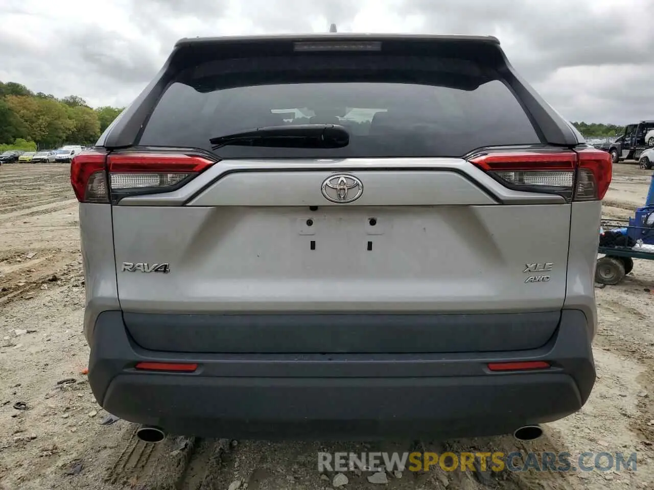6 Photograph of a damaged car 2T3A1RFVXLW116864 TOYOTA RAV4 2020