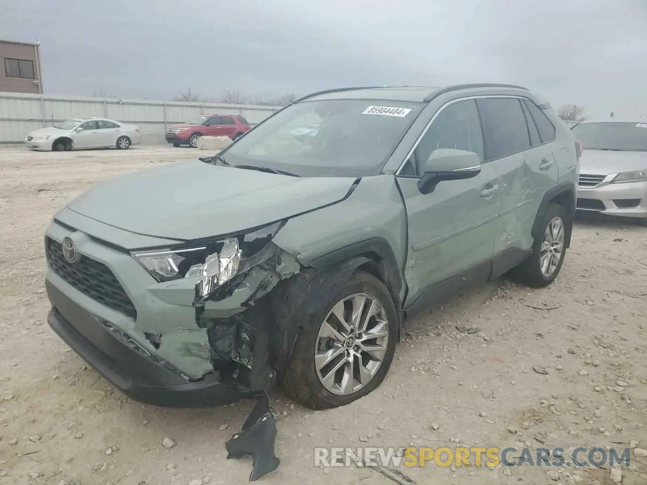 1 Photograph of a damaged car 2T3A1RFVXLW138752 TOYOTA RAV4 2020