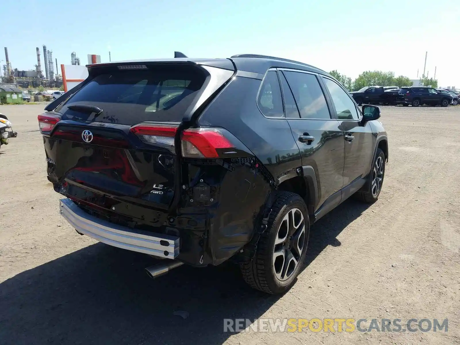 4 Photograph of a damaged car 2T3B1RFV4LC085813 TOYOTA RAV4 2020