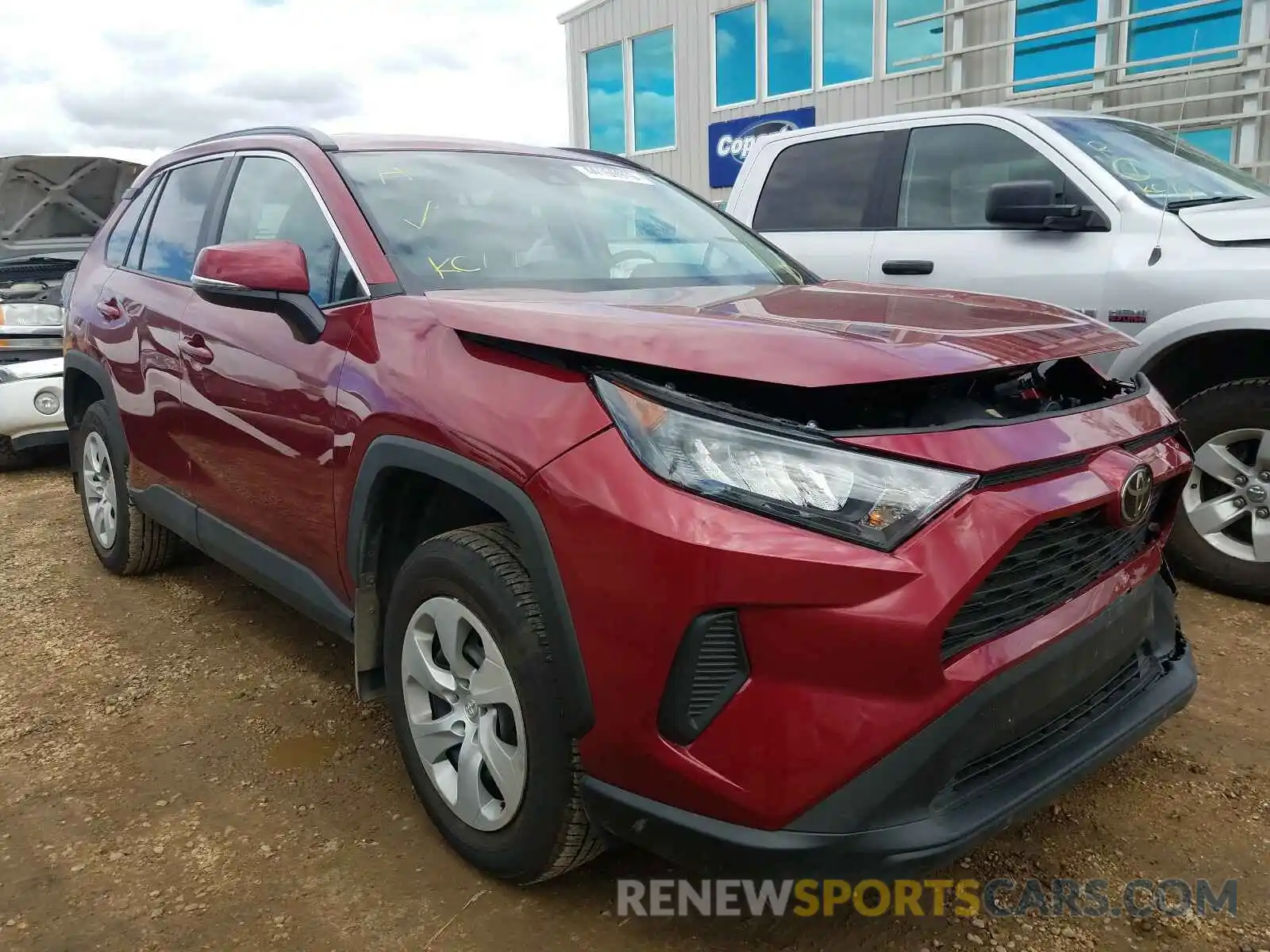 1 Photograph of a damaged car 2T3B1RFV5LW097094 TOYOTA RAV4 2020