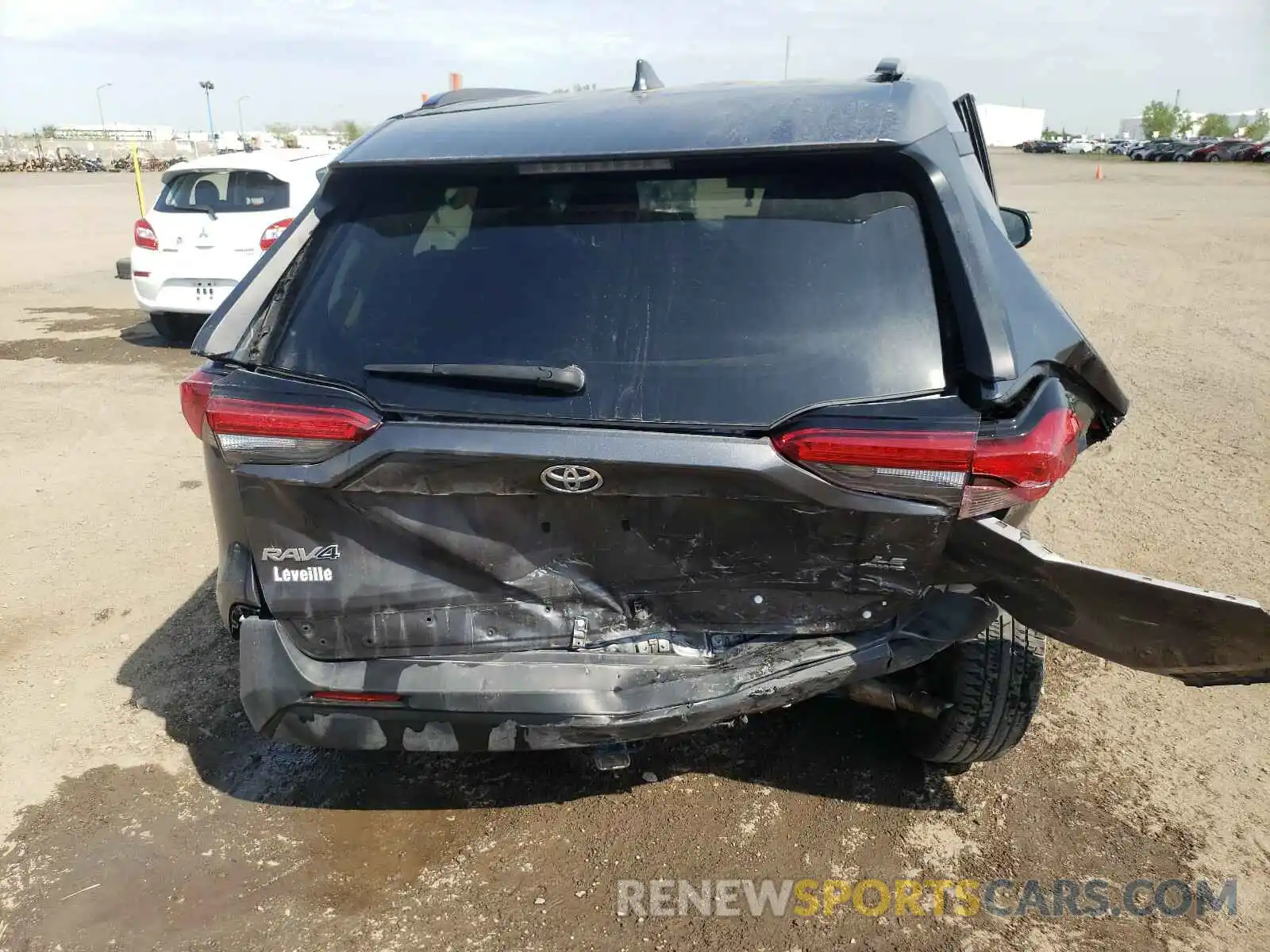 9 Photograph of a damaged car 2T3B1RFV8LW090317 TOYOTA RAV4 2020