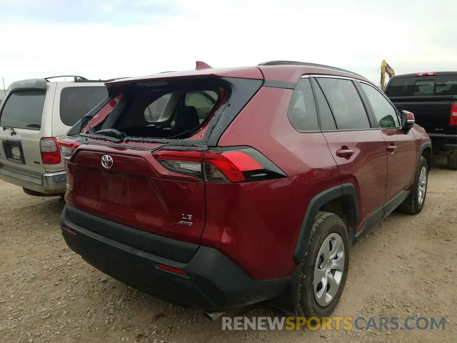 4 Photograph of a damaged car 2T3B1RFVXLC070023 TOYOTA RAV4 2020