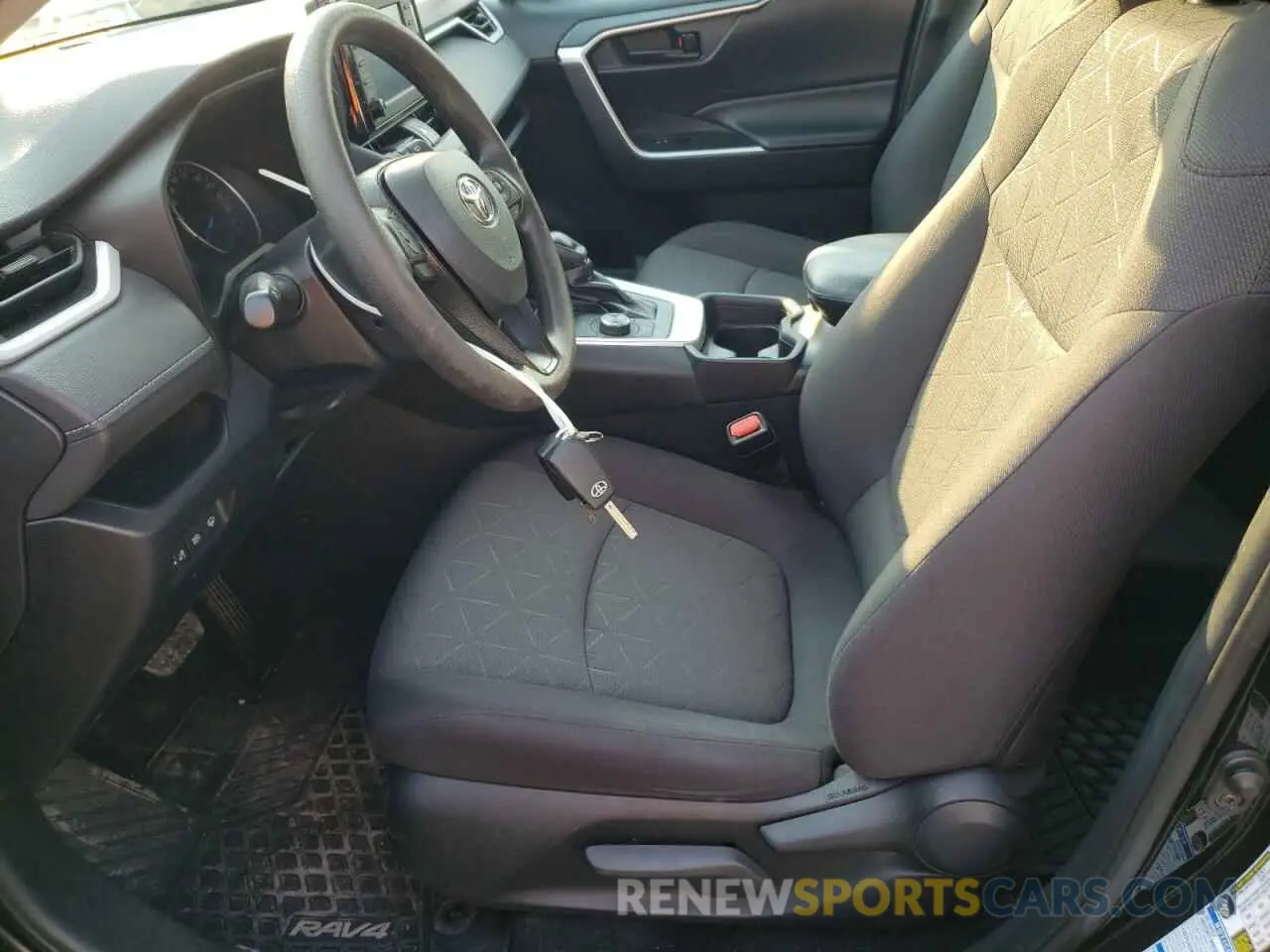 7 Photograph of a damaged car 2T3BWRFV9LW098153 TOYOTA RAV4 2020