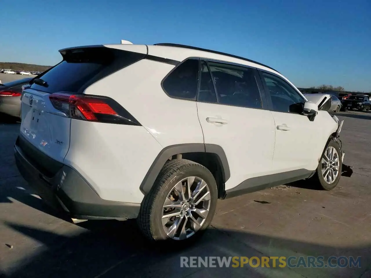 3 Photograph of a damaged car 2T3C1RFV0LC037343 TOYOTA RAV4 2020