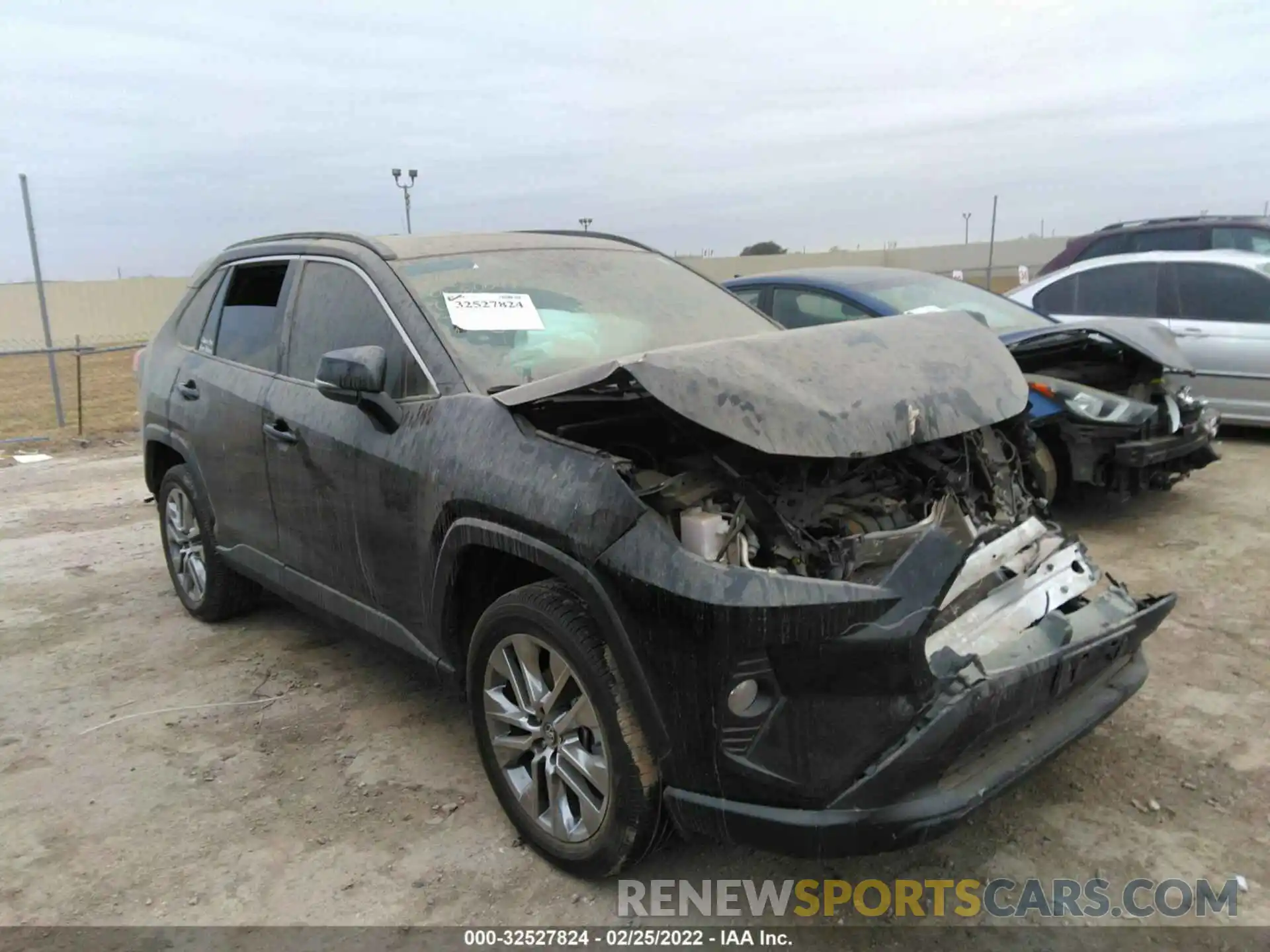 1 Photograph of a damaged car 2T3C1RFV0LC041103 TOYOTA RAV4 2020