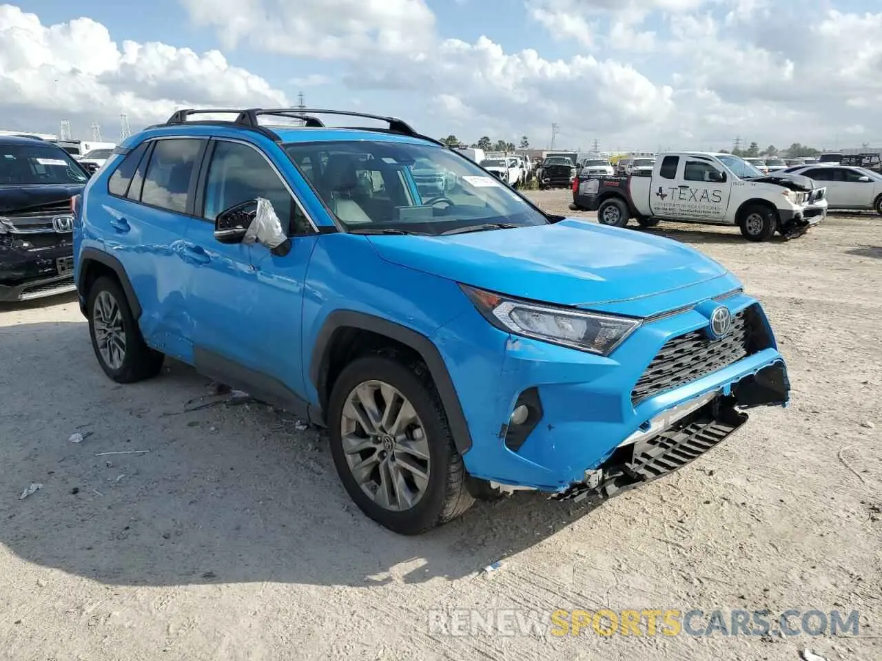 4 Photograph of a damaged car 2T3C1RFV0LC043157 TOYOTA RAV4 2020