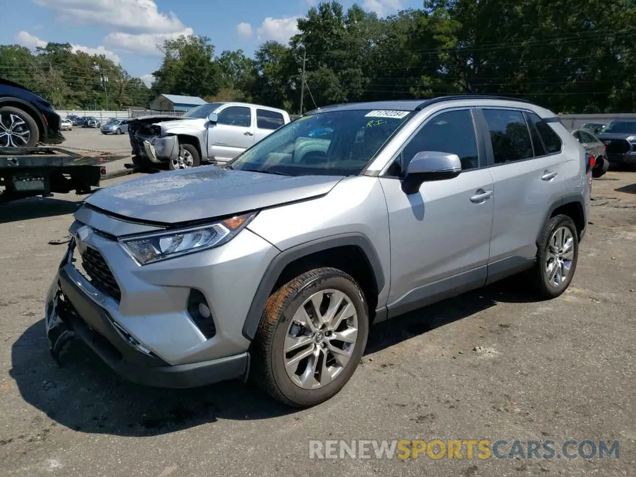 1 Photograph of a damaged car 2T3C1RFV0LC066034 TOYOTA RAV4 2020