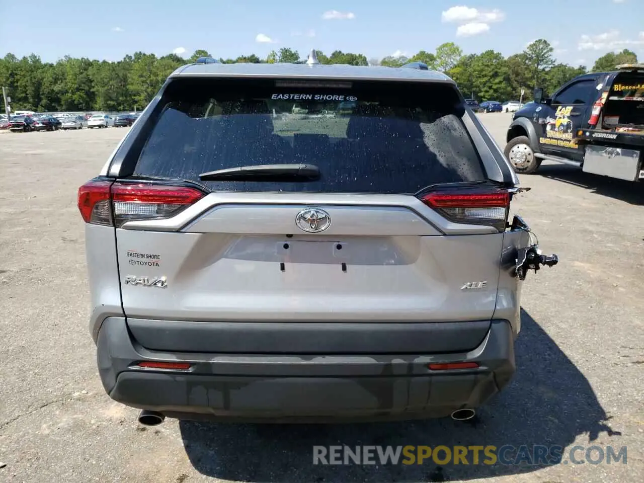 6 Photograph of a damaged car 2T3C1RFV0LC066034 TOYOTA RAV4 2020