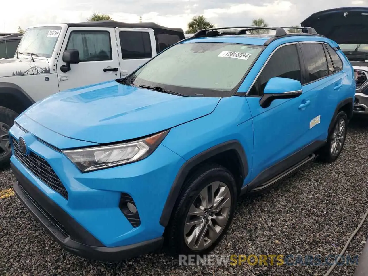 1 Photograph of a damaged car 2T3C1RFV0LW066517 TOYOTA RAV4 2020