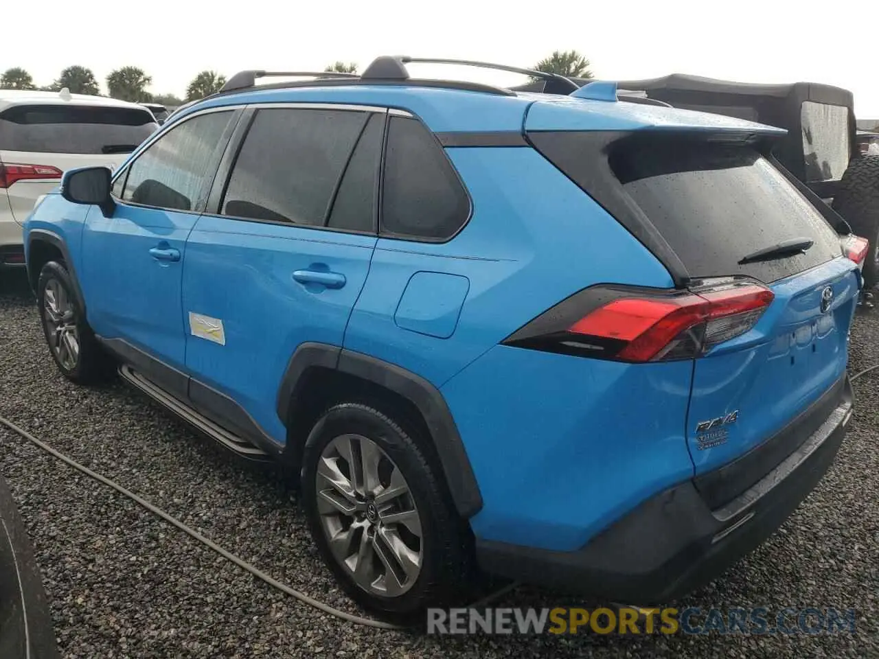 2 Photograph of a damaged car 2T3C1RFV0LW066517 TOYOTA RAV4 2020