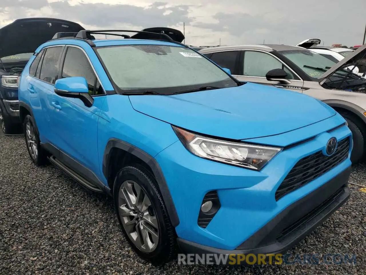 4 Photograph of a damaged car 2T3C1RFV0LW066517 TOYOTA RAV4 2020