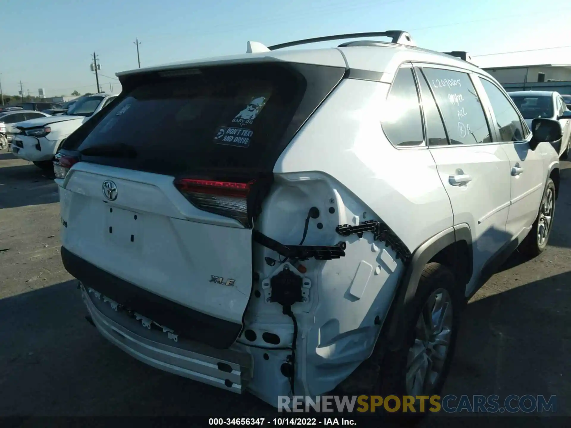 4 Photograph of a damaged car 2T3C1RFV0LW072303 TOYOTA RAV4 2020