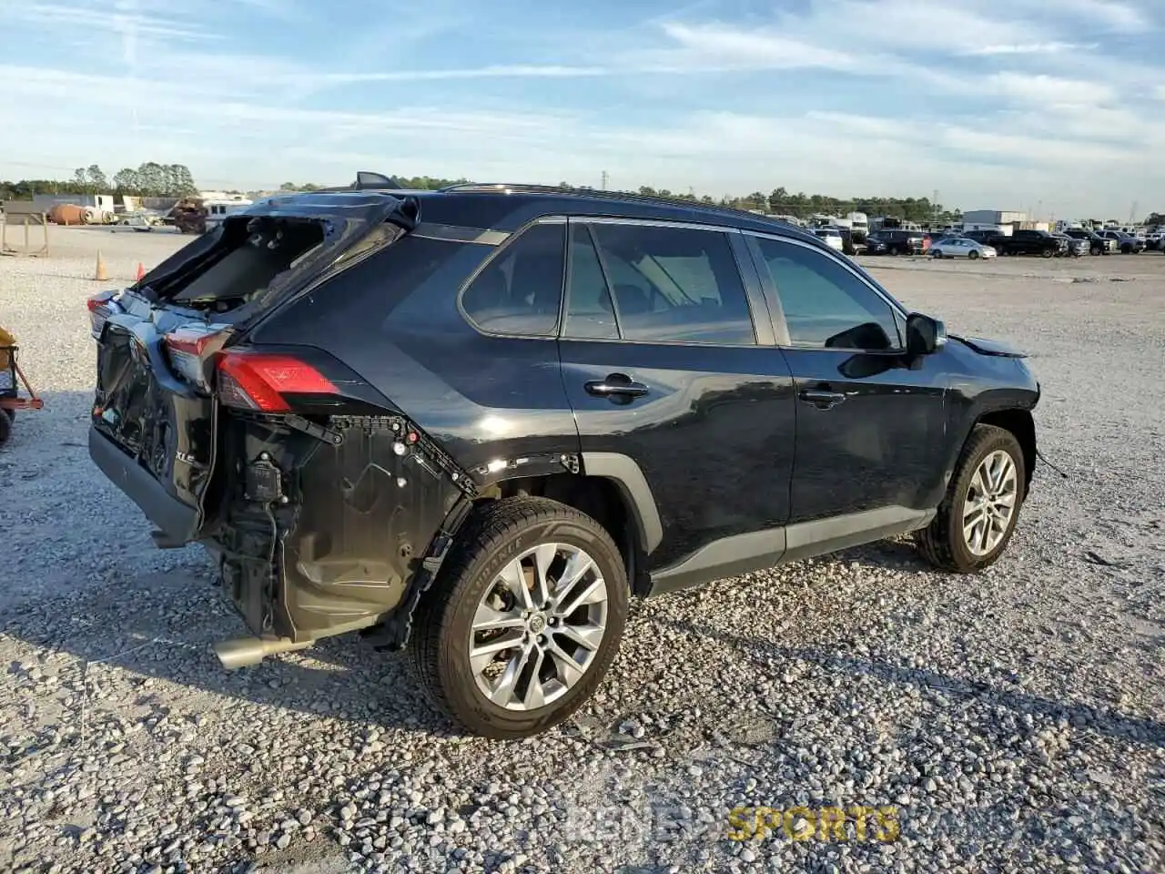 3 Photograph of a damaged car 2T3C1RFV0LW078621 TOYOTA RAV4 2020