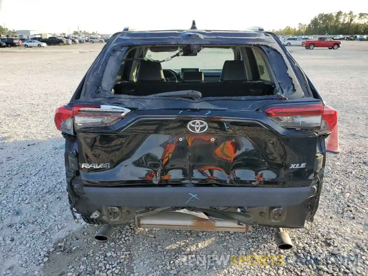 6 Photograph of a damaged car 2T3C1RFV0LW078621 TOYOTA RAV4 2020