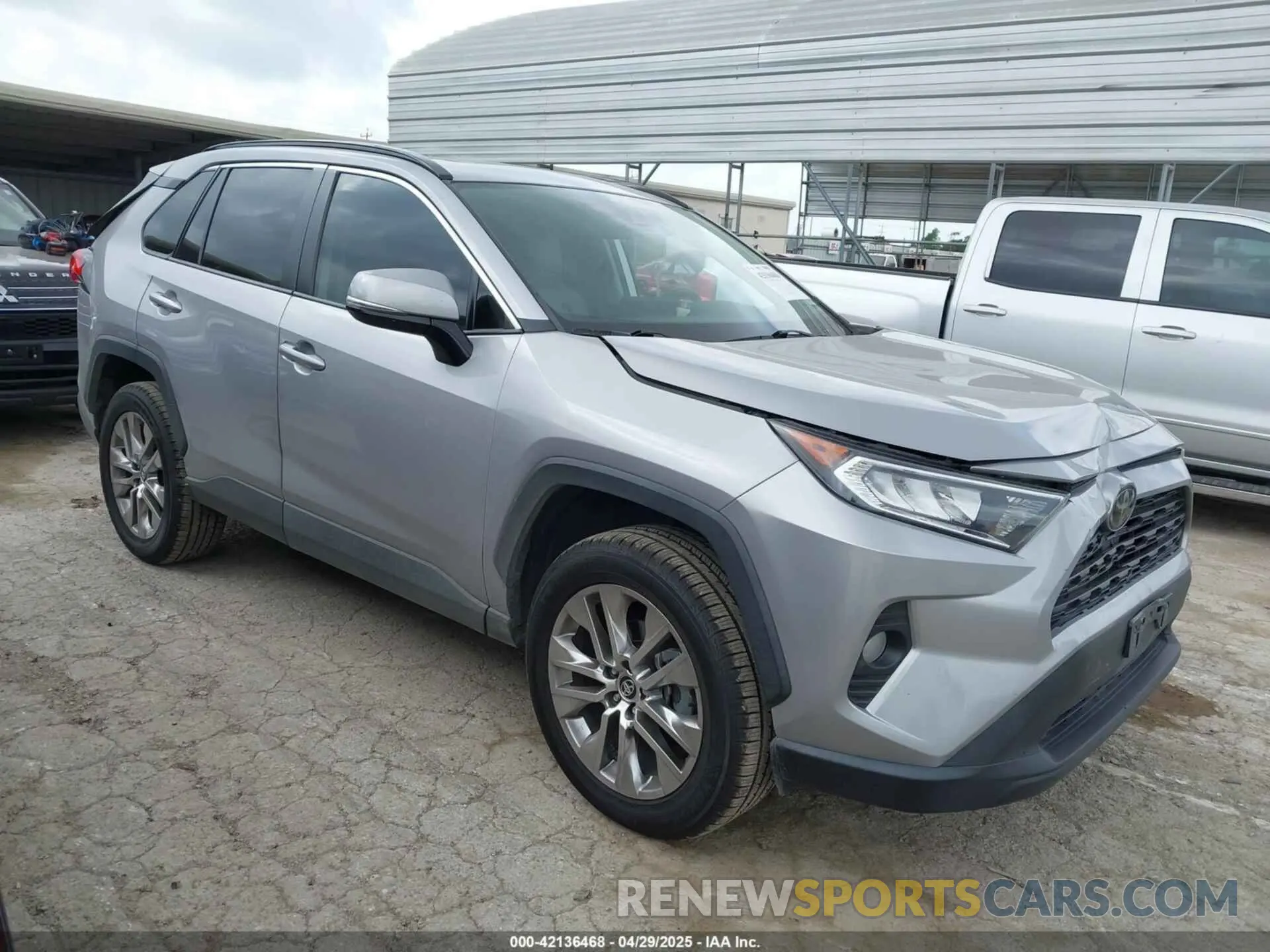 1 Photograph of a damaged car 2T3C1RFV0LW082121 TOYOTA RAV4 2020