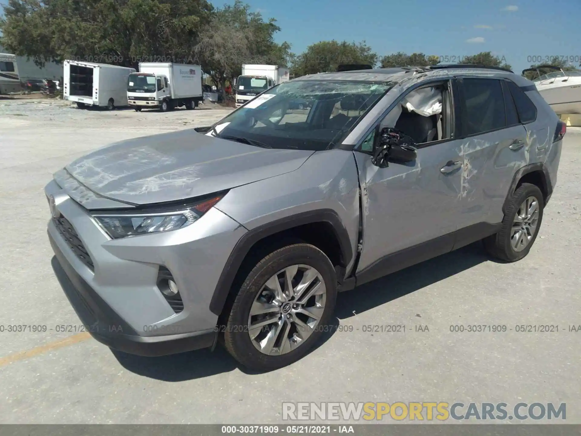 2 Photograph of a damaged car 2T3C1RFV0LW095239 TOYOTA RAV4 2020