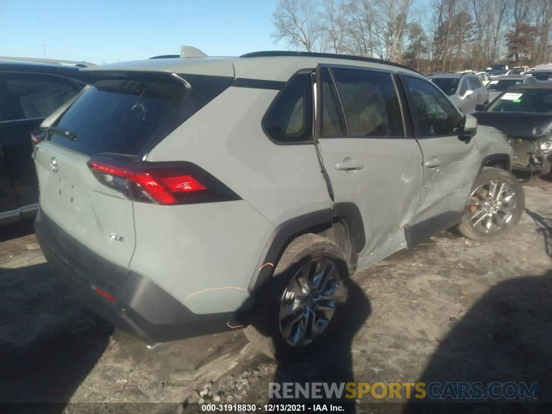 4 Photograph of a damaged car 2T3C1RFV1LC066379 TOYOTA RAV4 2020