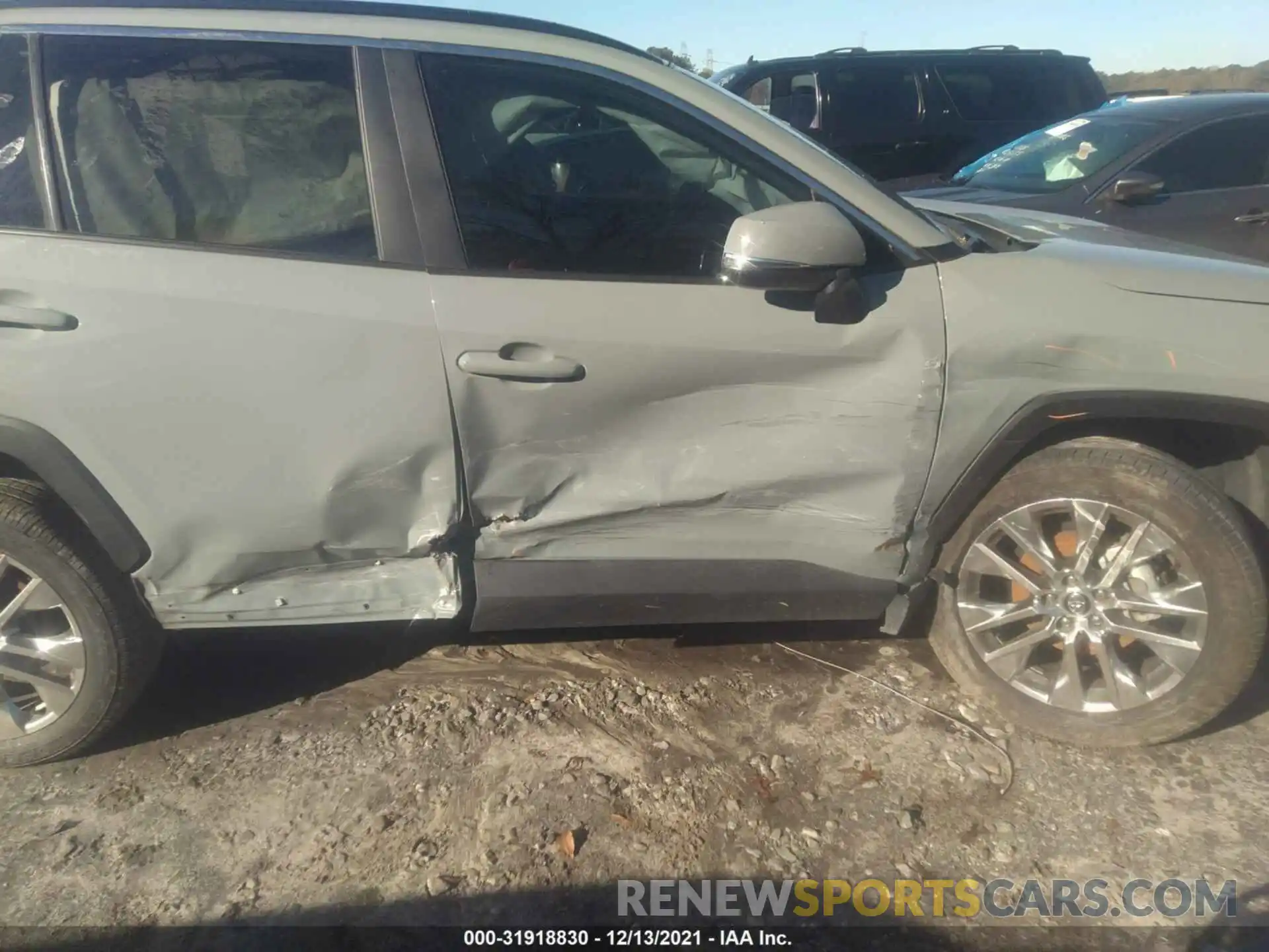 6 Photograph of a damaged car 2T3C1RFV1LC066379 TOYOTA RAV4 2020