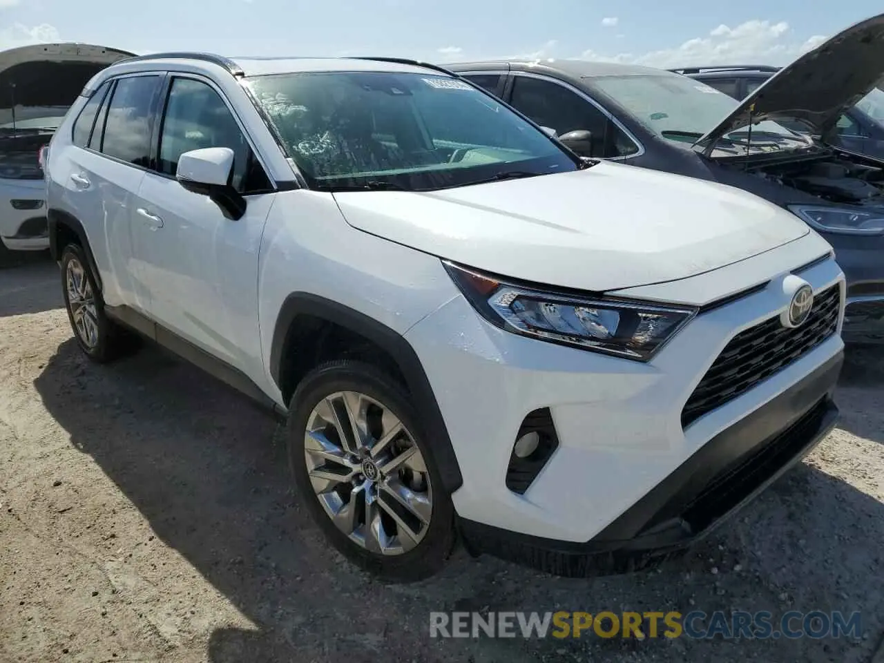 4 Photograph of a damaged car 2T3C1RFV1LC077172 TOYOTA RAV4 2020