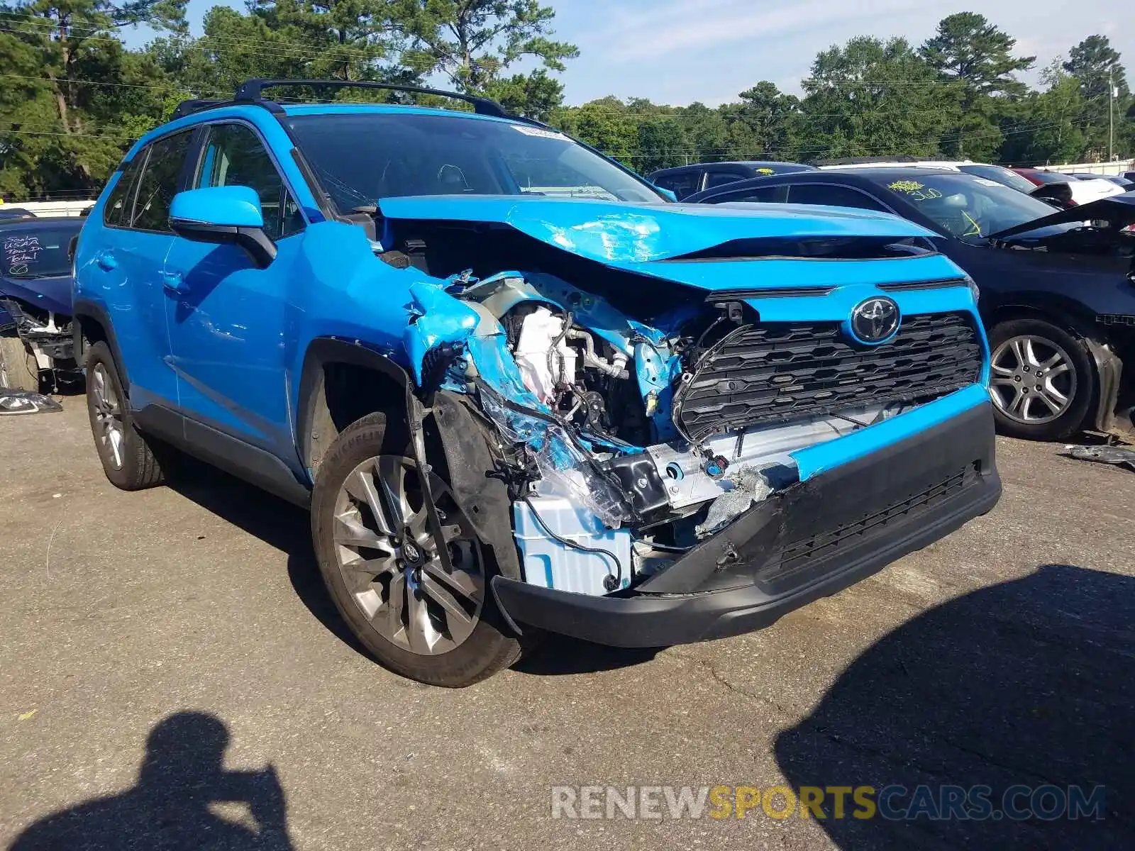 1 Photograph of a damaged car 2T3C1RFV1LW071676 TOYOTA RAV4 2020