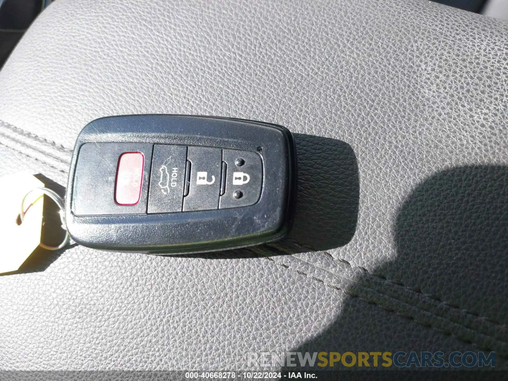 11 Photograph of a damaged car 2T3C1RFV2LC057190 TOYOTA RAV4 2020