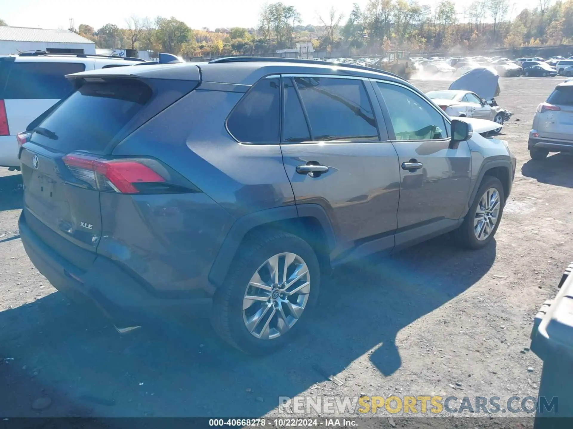 4 Photograph of a damaged car 2T3C1RFV2LC057190 TOYOTA RAV4 2020