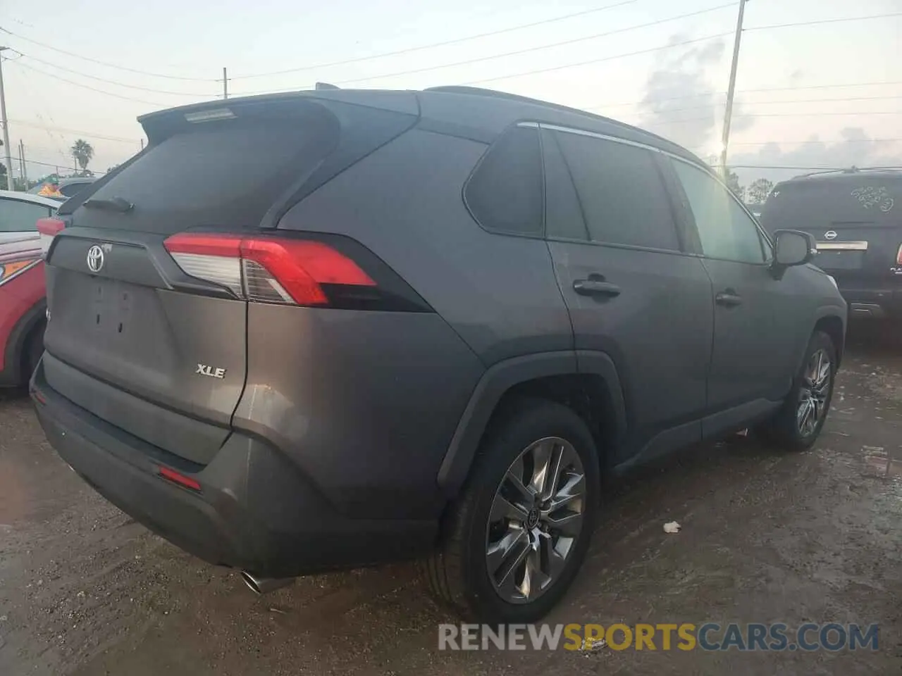 3 Photograph of a damaged car 2T3C1RFV2LW063683 TOYOTA RAV4 2020